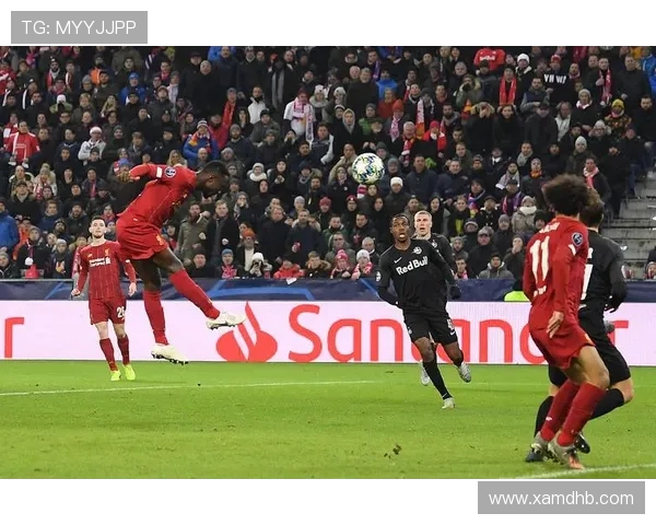 罗伊基恩正装出席见证儿子婚礼温情时刻引发球迷热议全场感动瞬间